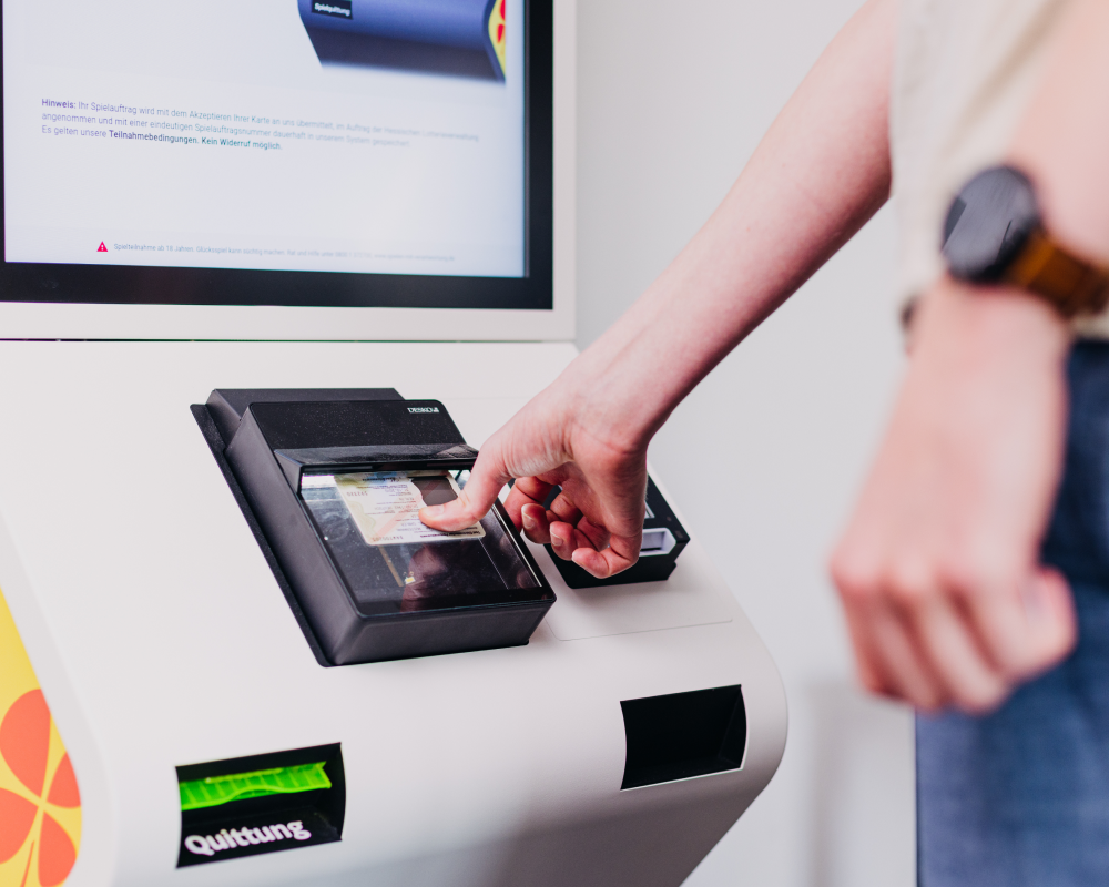 Partnerschaft vorgestellt: MULTA MEDIO und Pyramid führen neues Self Service Terminal für die Lotteriebranche ein